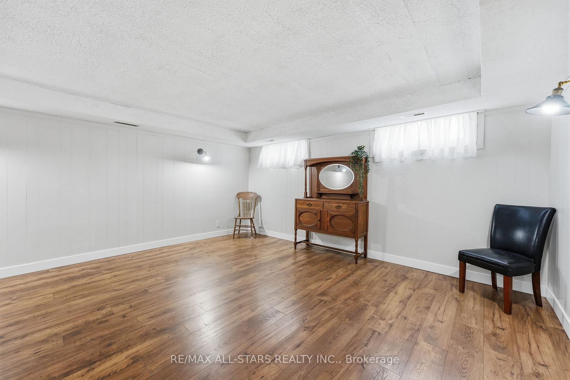 Photo 27 of 463 Riverdale Road, Brock, Beaverton — HOMEH