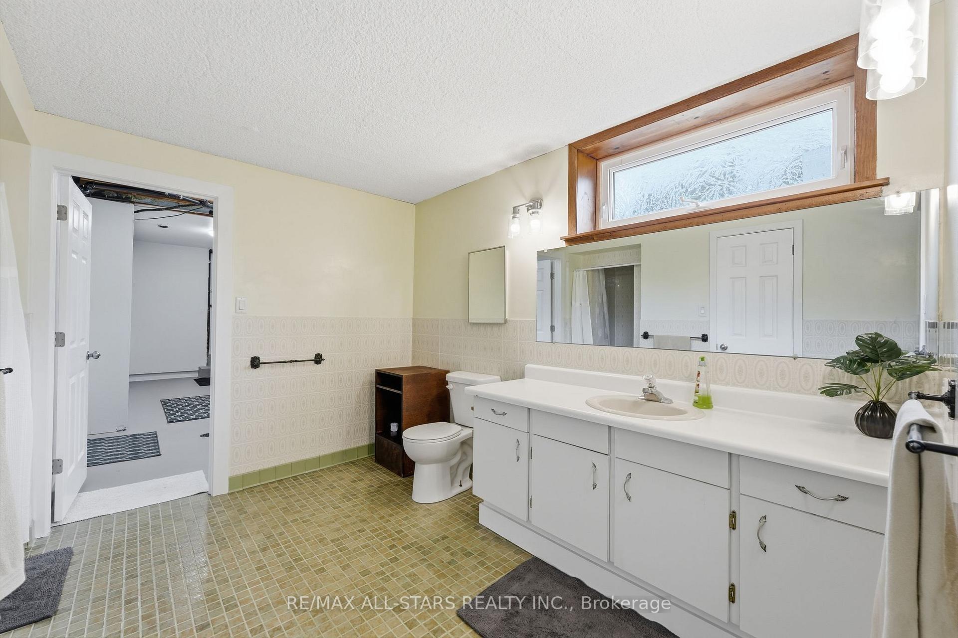 Photo 34 of 463 Riverdale Road, Brock, Beaverton — HOMEH