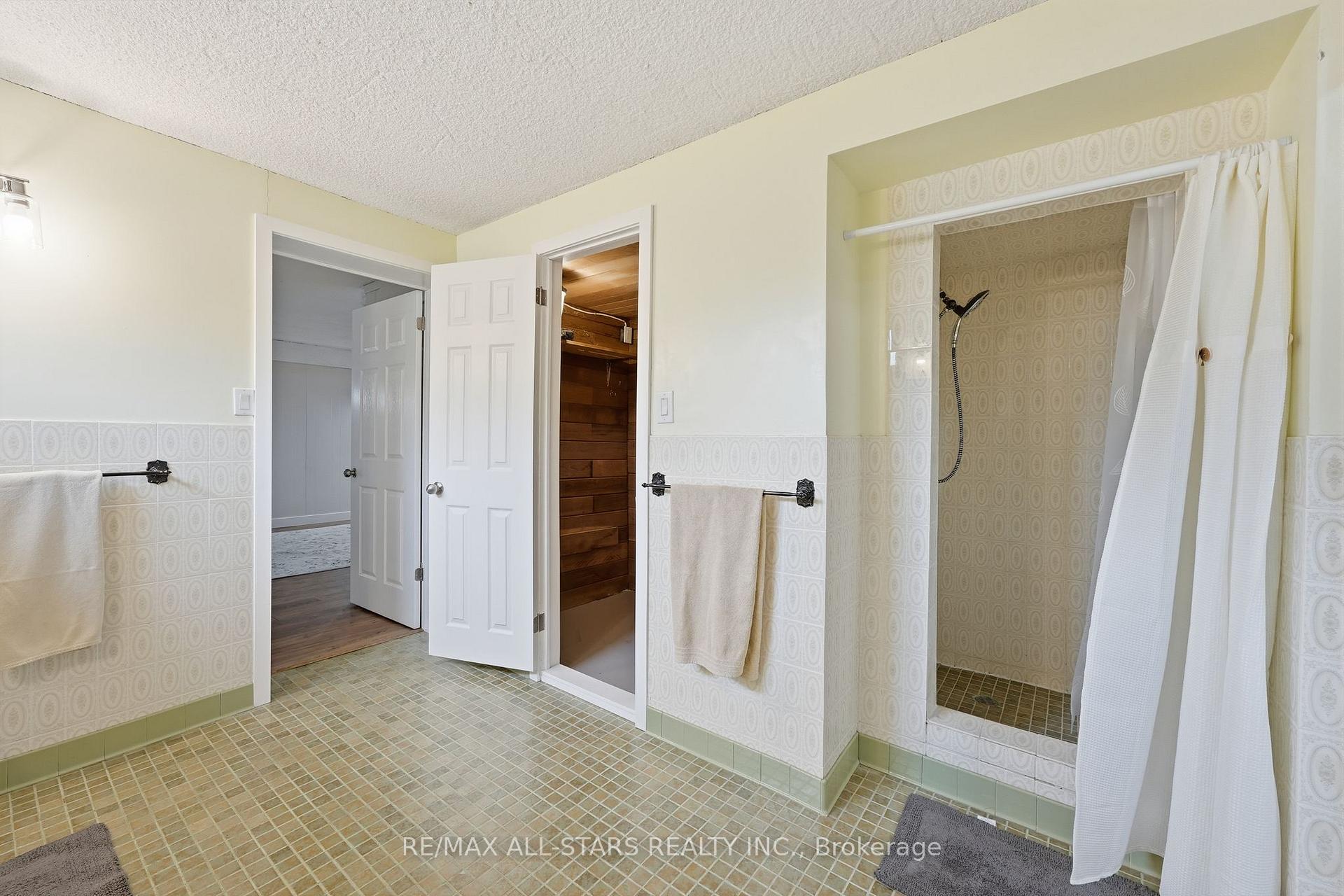 Photo 35 of 463 Riverdale Road, Brock, Beaverton — HOMEH