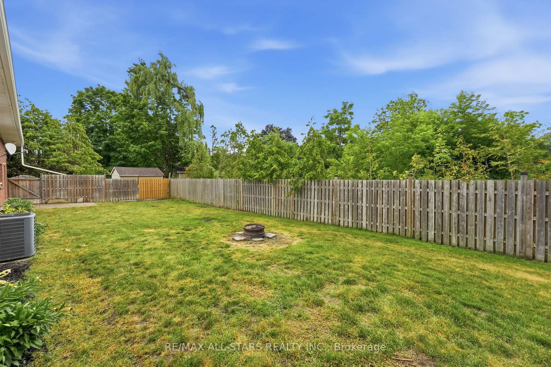 Photo 43 of 463 Riverdale Road, Brock, Beaverton — HOMEH