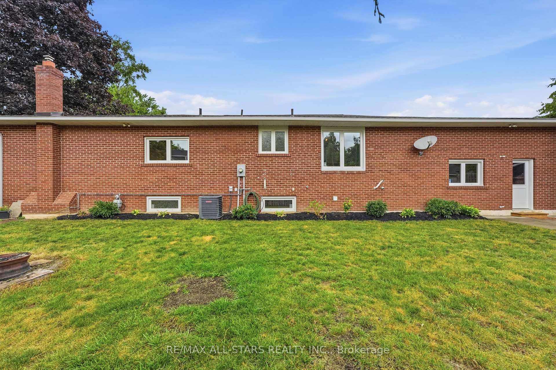 Photo 44 of 463 Riverdale Road, Brock, Beaverton — HOMEH