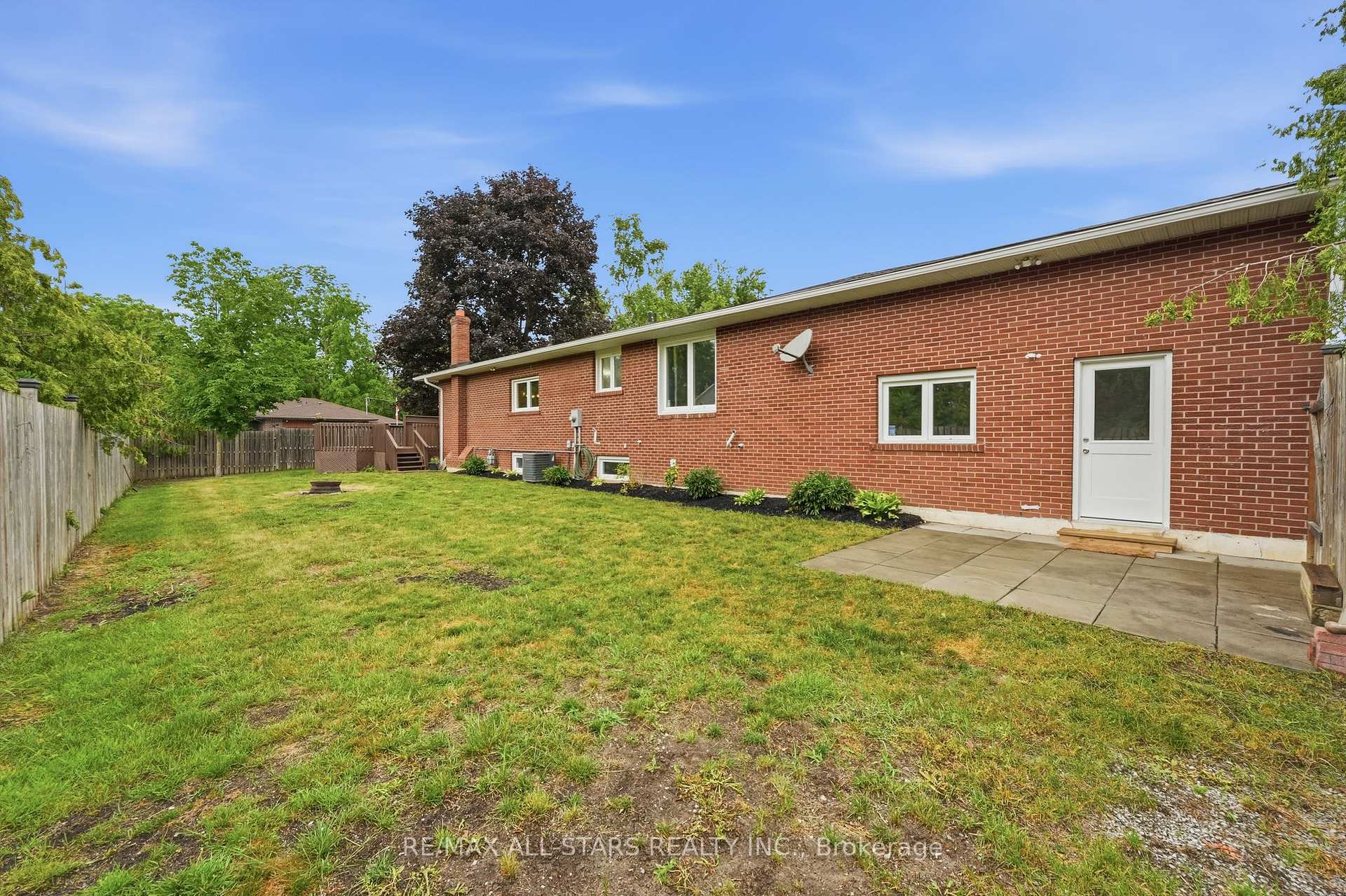 Photo 45 of 463 Riverdale Road, Brock, Beaverton — HOMEH