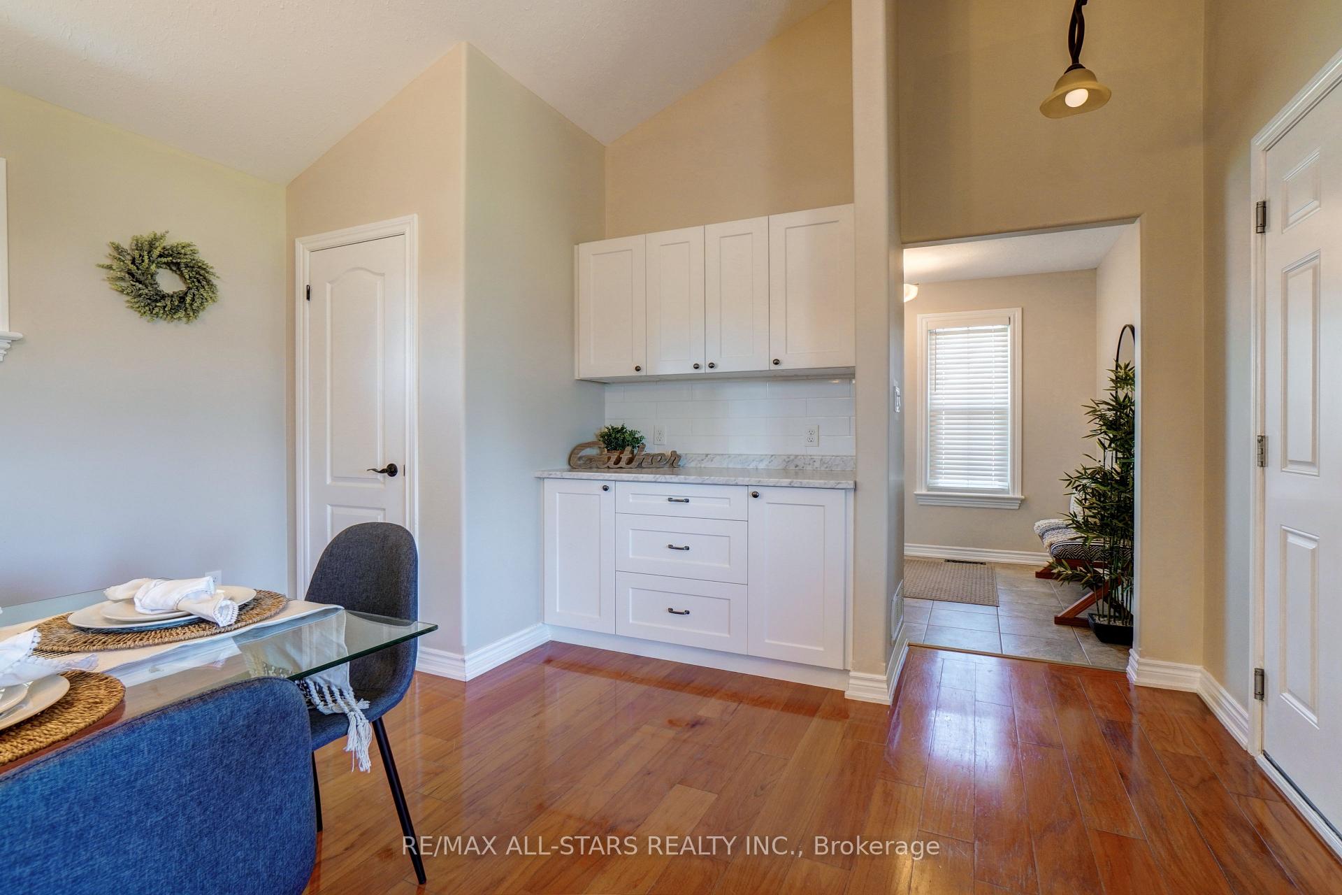 Photo 5 of 14 Laurent Boulevard, Kawartha Lakes, Lindsay — HOMEH