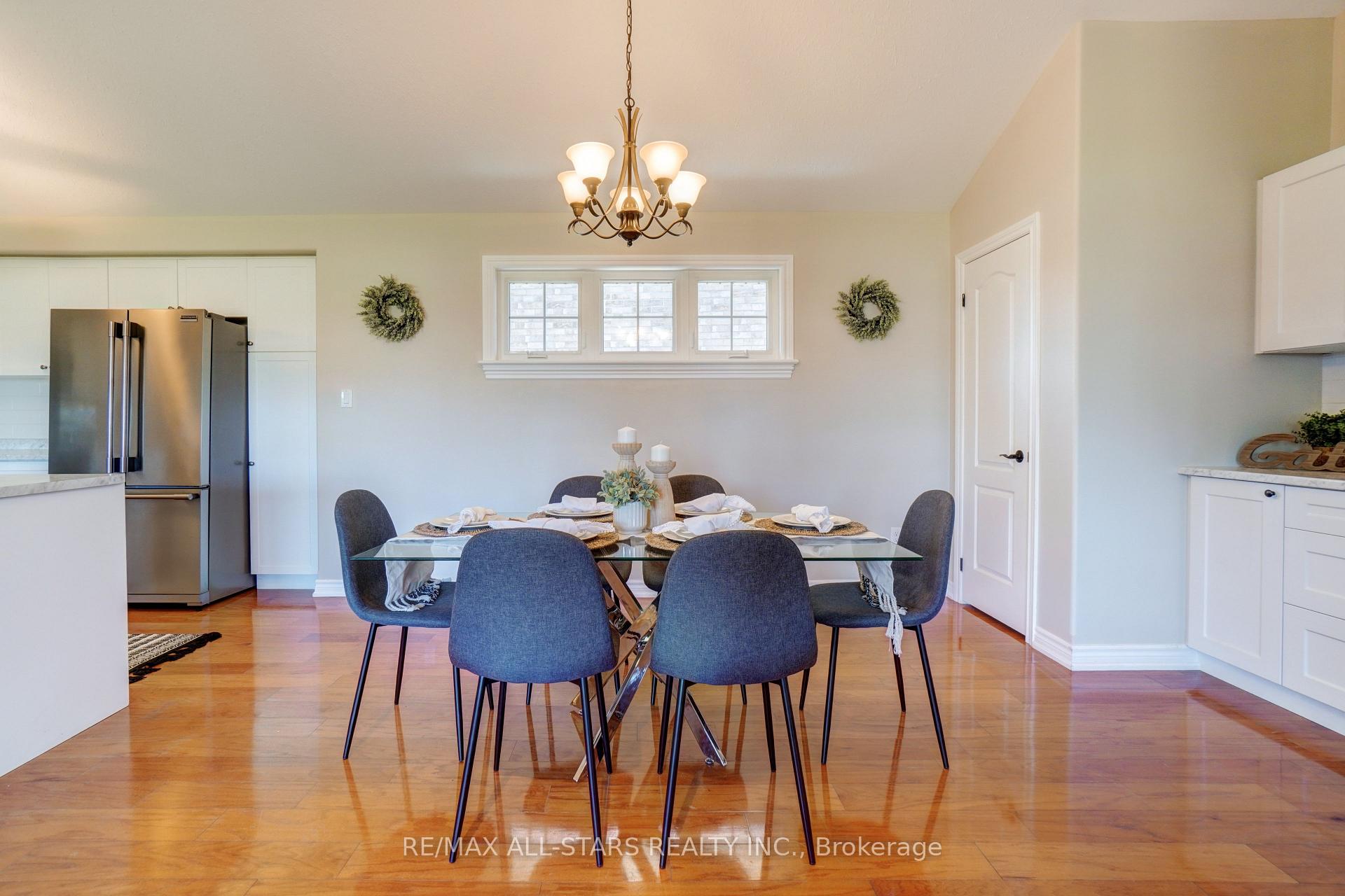 Photo 10 of 14 Laurent Boulevard, Kawartha Lakes, Lindsay — HOMEH