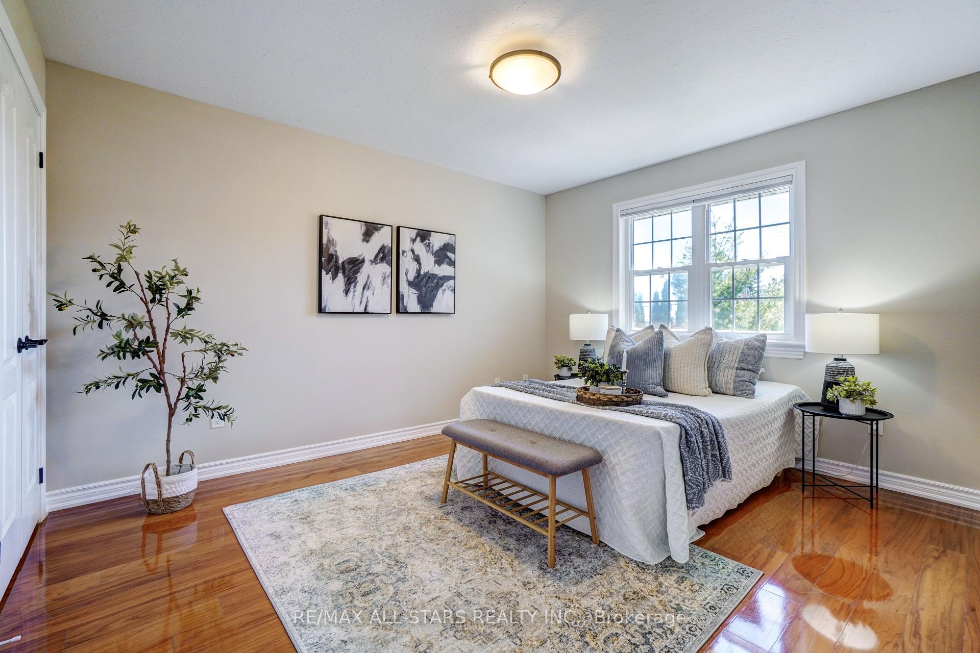 Photo 16 of 14 Laurent Boulevard, Kawartha Lakes, Lindsay — HOMEH