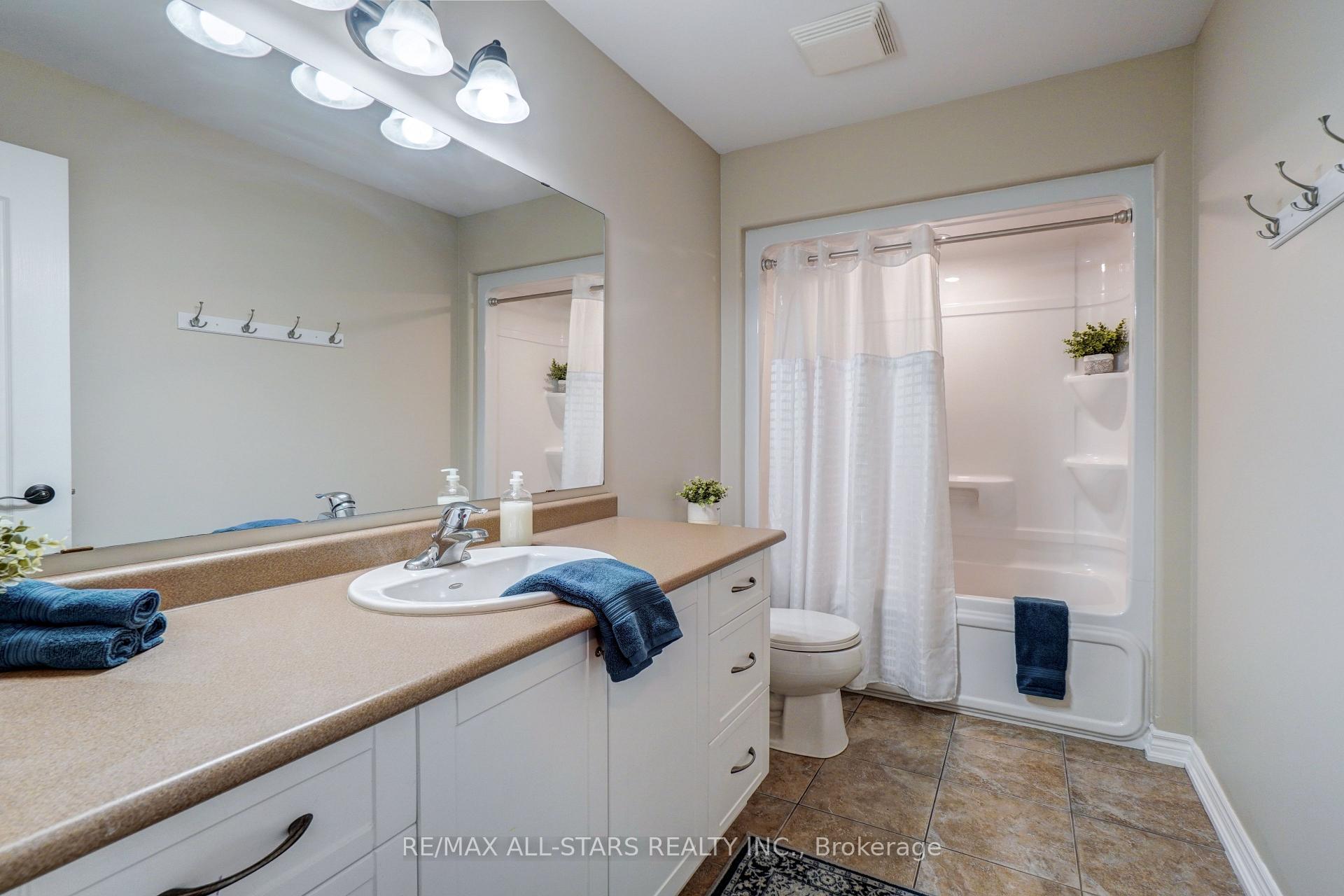 Photo 20 of 14 Laurent Boulevard, Kawartha Lakes, Lindsay — HOMEH