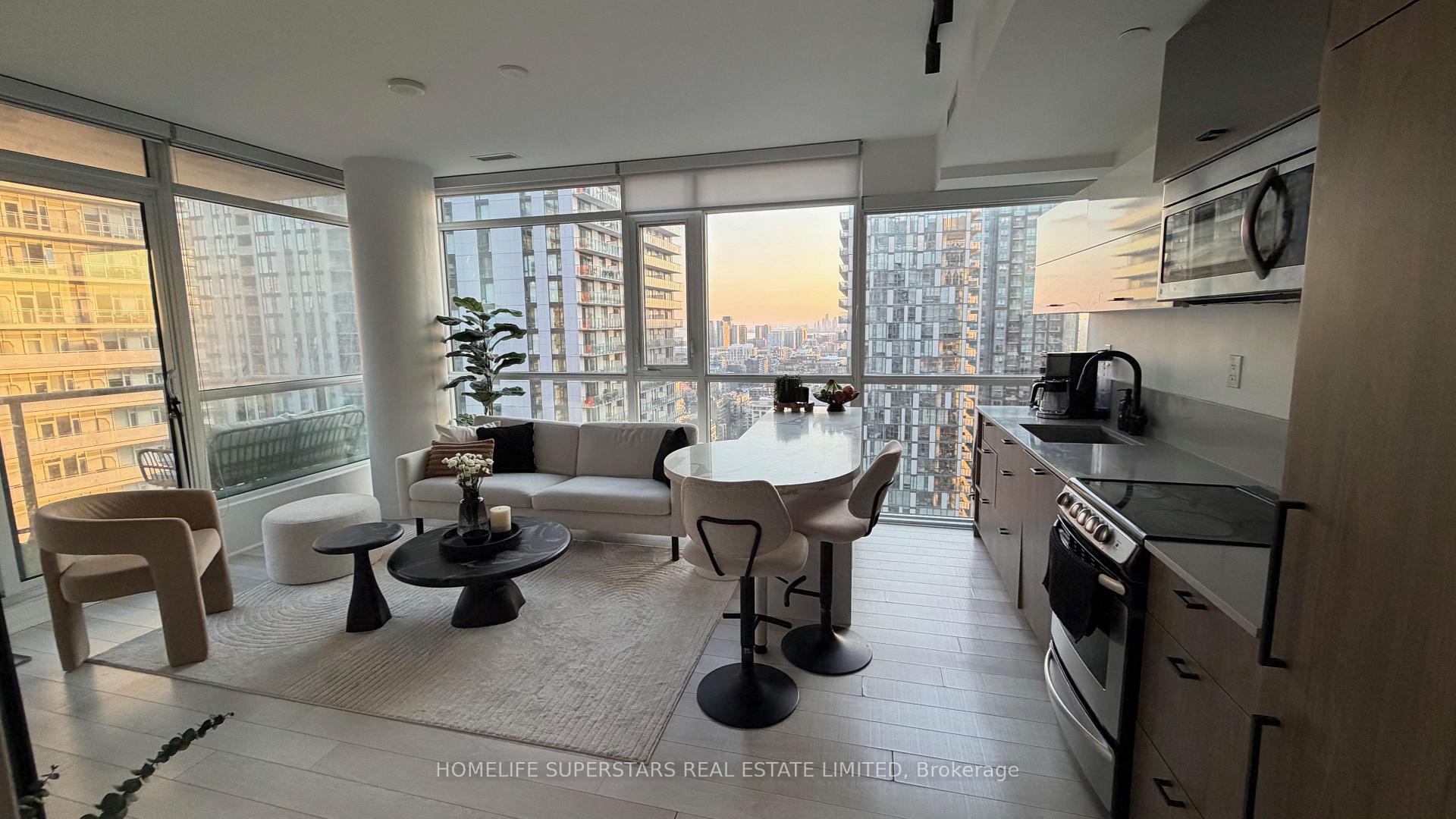 Photo 3 of Unit 3411, 290 Adelaide Street W, Toronto, Waterfront Communities — HOMEH