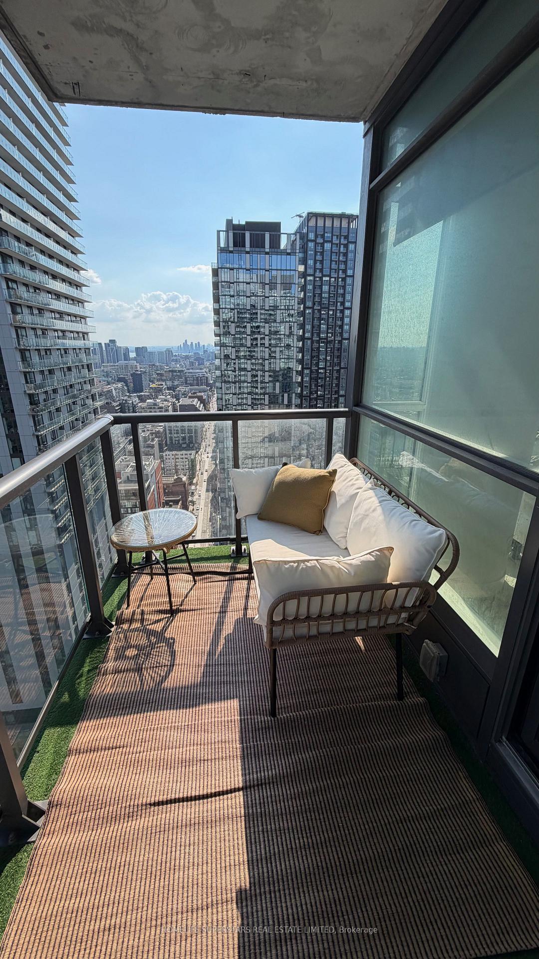 Photo 17 of Unit 3411, 290 Adelaide Street W, Toronto, Waterfront Communities — HOMEH