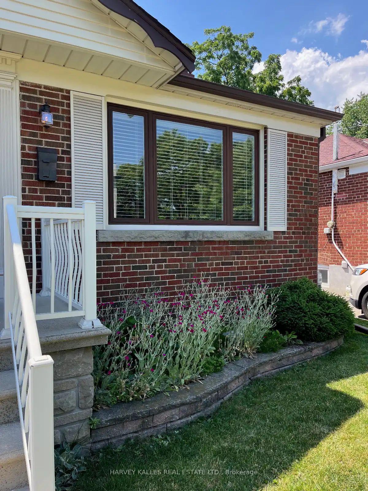 Photo 2 of 54 Charleston Road, Etobicoke, Islington-City Centre West — HOMEH