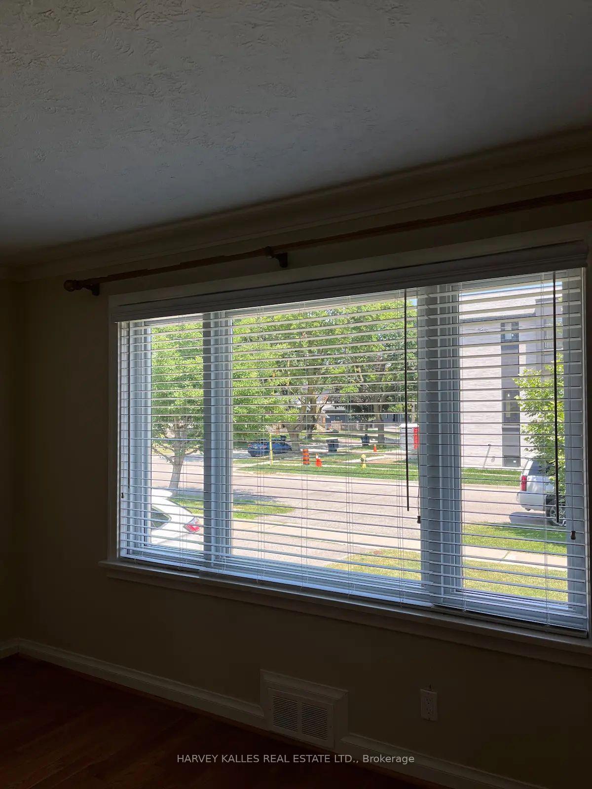 Photo 7 of 54 Charleston Road, Etobicoke, Islington-City Centre West — HOMEH