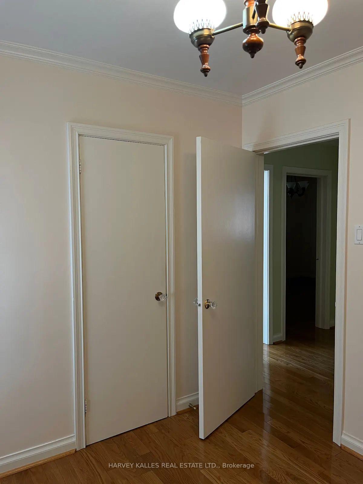 Photo 18 of 54 Charleston Road, Etobicoke, Islington-City Centre West — HOMEH