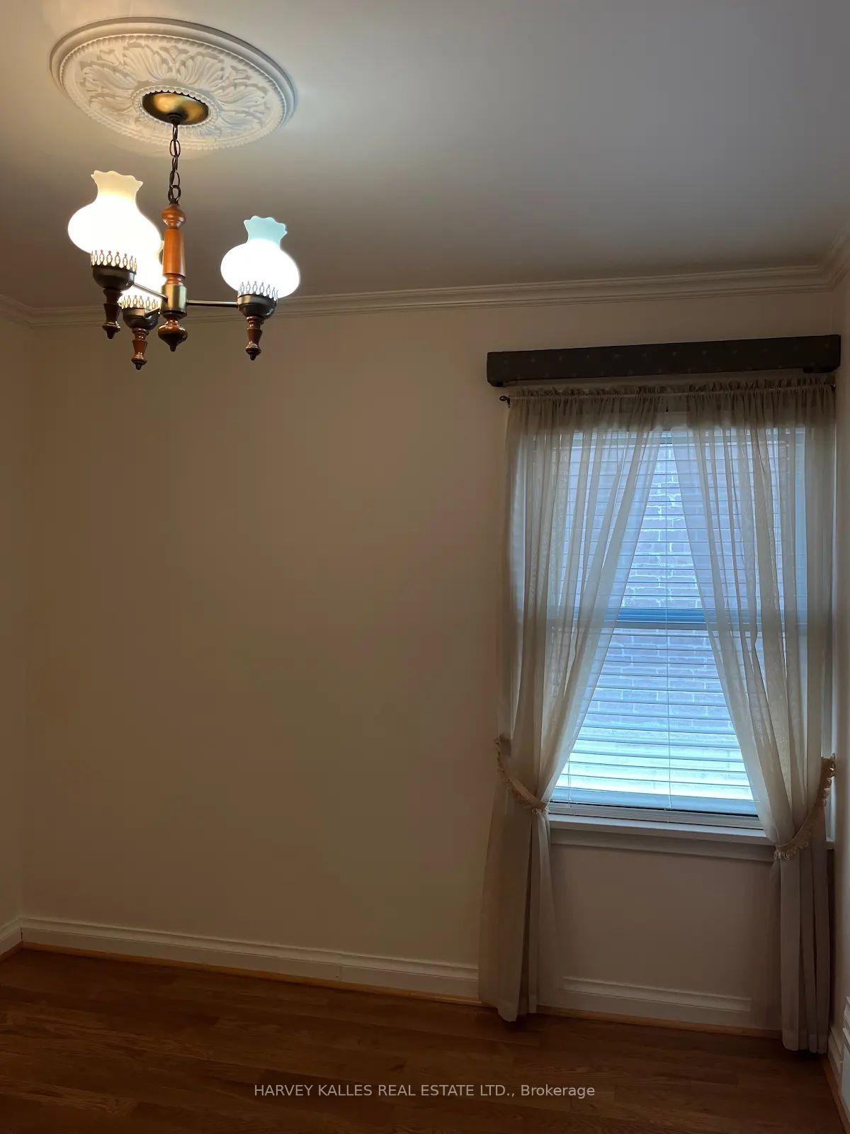 Photo 19 of 54 Charleston Road, Etobicoke, Islington-City Centre West — HOMEH