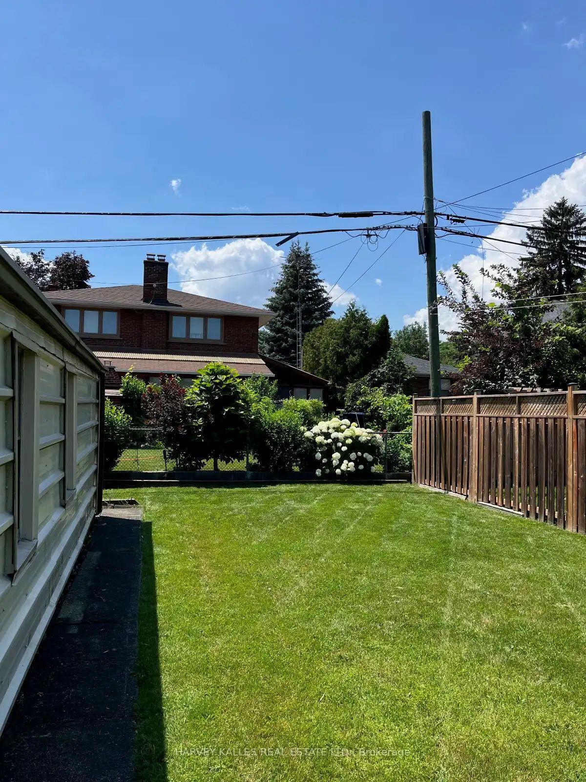 Photo 25 of 54 Charleston Road, Etobicoke, Islington-City Centre West — HOMEH