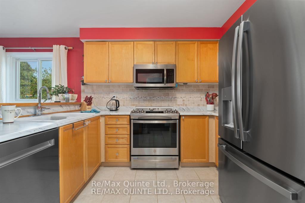 Photo 11 of 2 Marchmont Place, Belleville, Belleville Ward — HOMEH