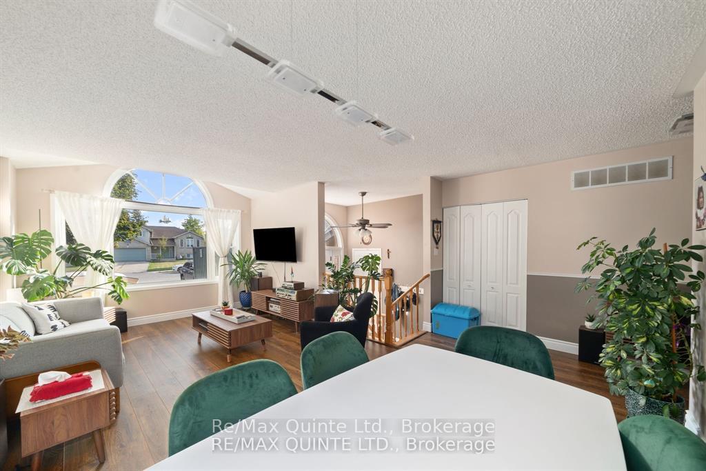 Photo 7 of 2 Marchmont Place, Belleville, Belleville Ward — HOMEH