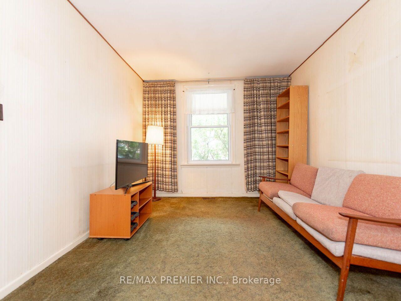 Photo 11 of 269 Windermere Avenue, Toronto, High Park-Swansea — HOMEH