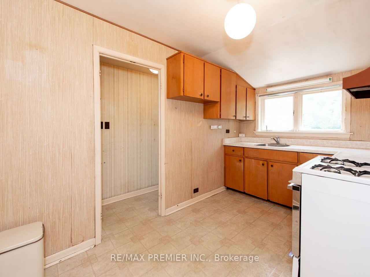 Photo 15 of 269 Windermere Avenue, Toronto, High Park-Swansea — HOMEH