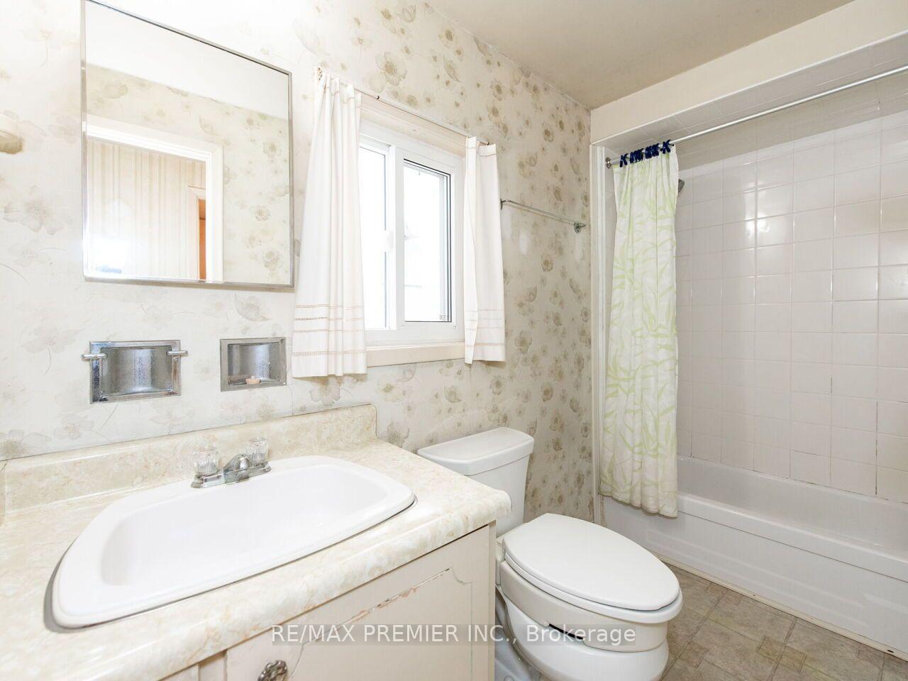 Photo 18 of 269 Windermere Avenue, Toronto, High Park-Swansea — HOMEH
