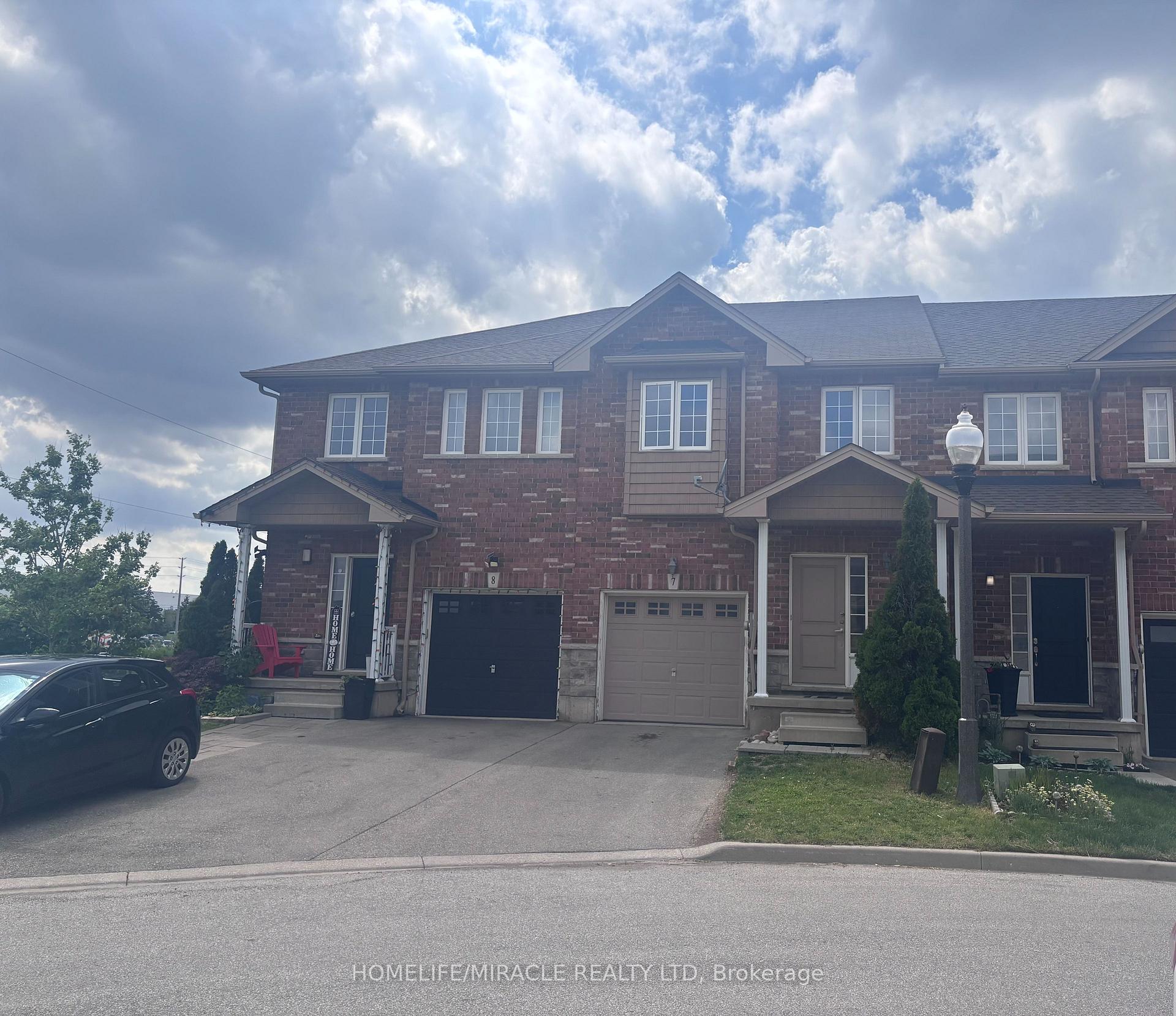 Photo 3 of Unit 7, 45 Seabreeze Crescent, Hamilton, Lakeshore — HOMEH