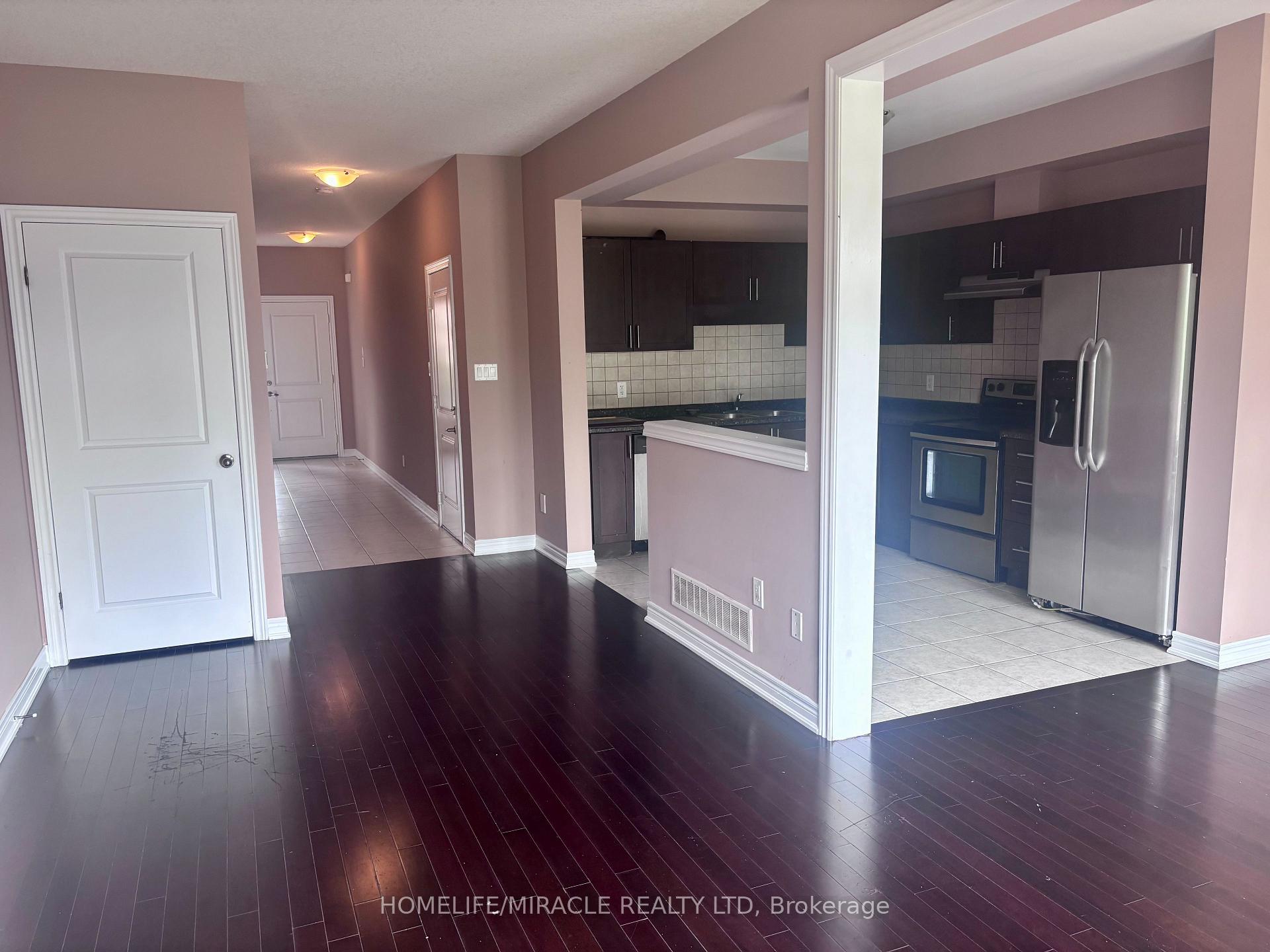 Photo 5 of Unit 7, 45 Seabreeze Crescent, Hamilton, Lakeshore — HOMEH