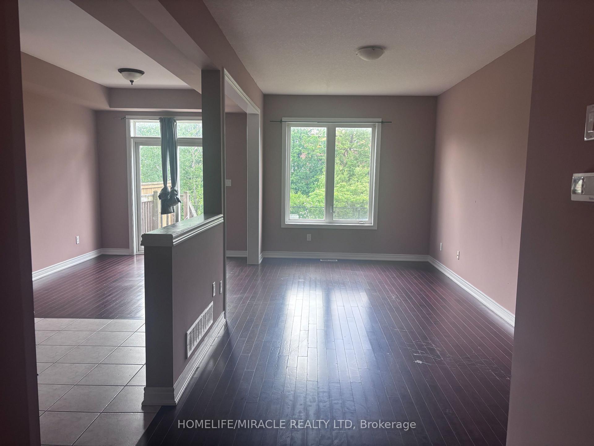 Photo 6 of Unit 7, 45 Seabreeze Crescent, Hamilton, Lakeshore — HOMEH
