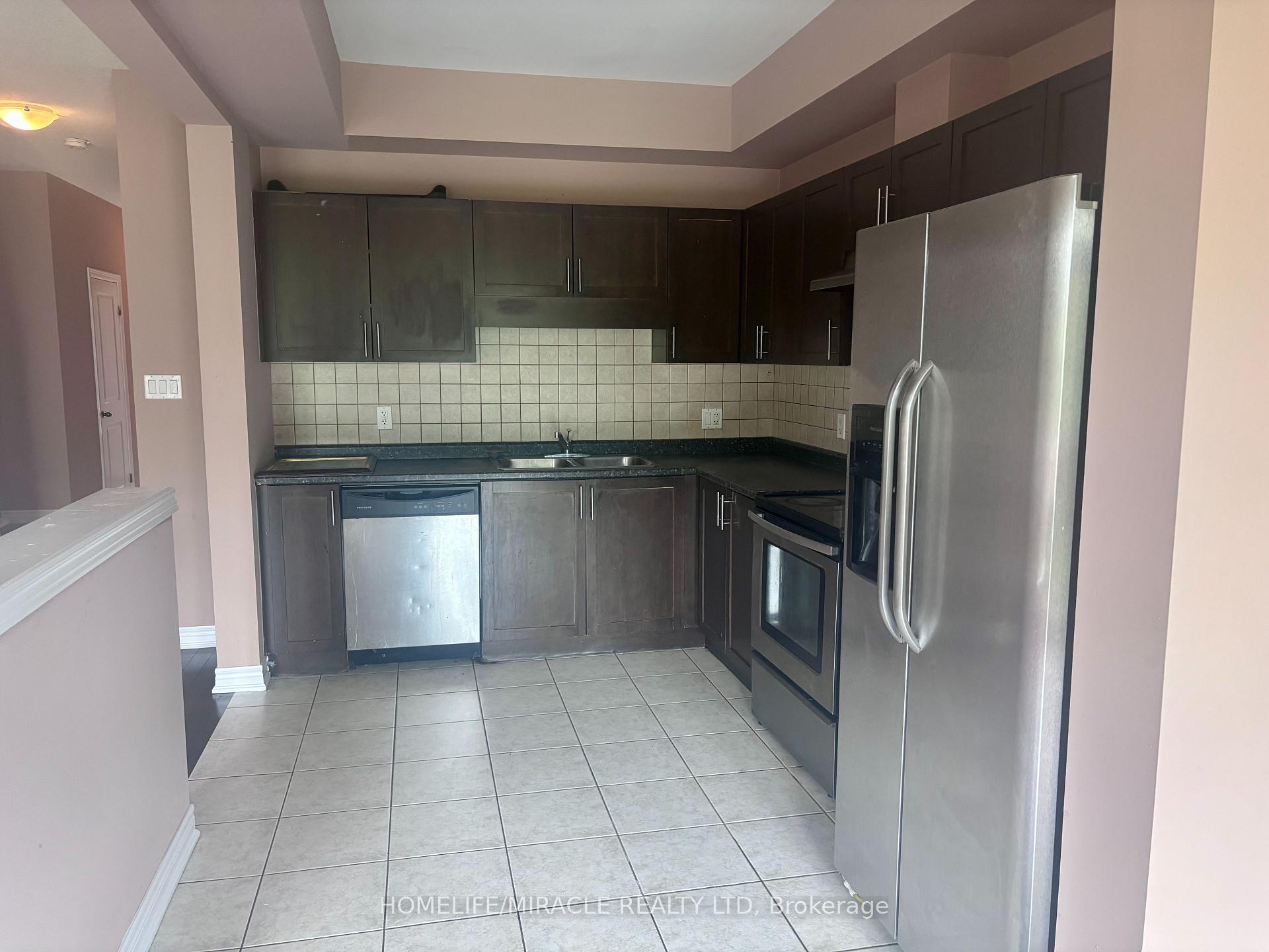 Photo 9 of Unit 7, 45 Seabreeze Crescent, Hamilton, Lakeshore — HOMEH