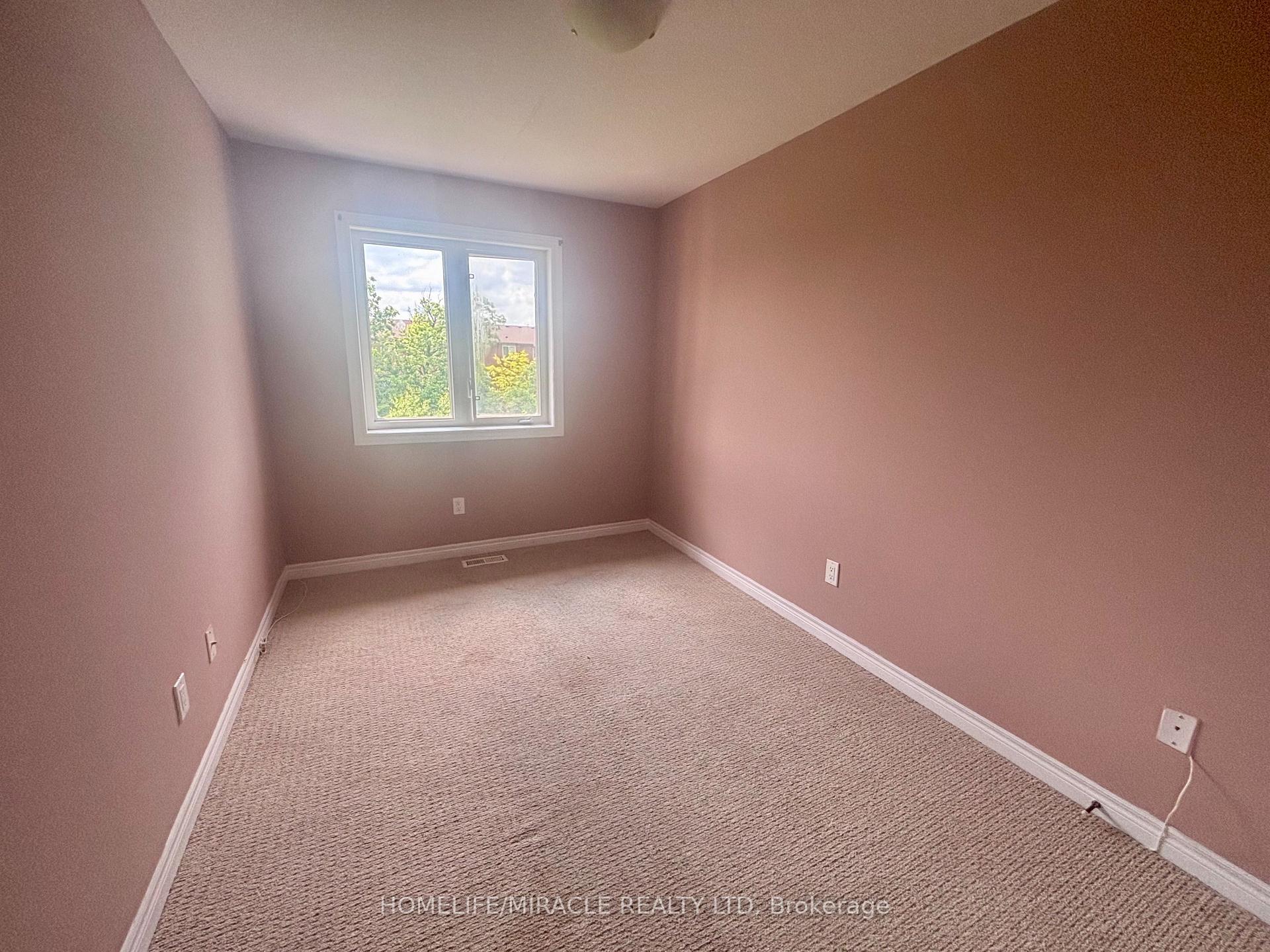 Photo 12 of Unit 7, 45 Seabreeze Crescent, Hamilton, Lakeshore — HOMEH