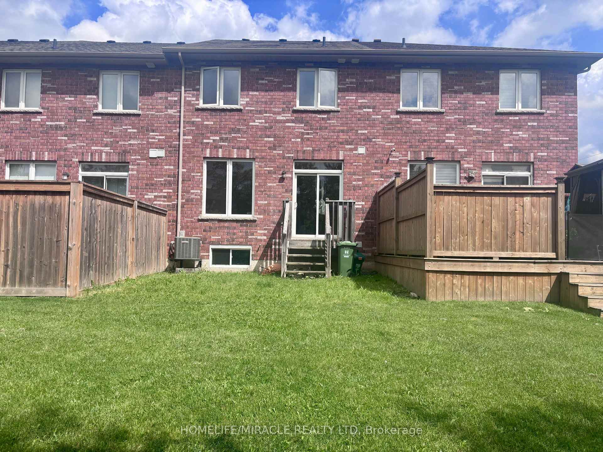 Photo 17 of Unit 7, 45 Seabreeze Crescent, Hamilton, Lakeshore — HOMEH