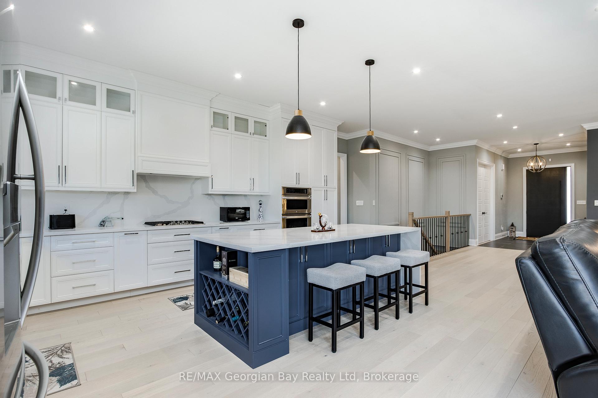 Photo 9 of 6 Caldwell Drive, Oro-Medonte, Rural Oro-Medonte — HOMEH