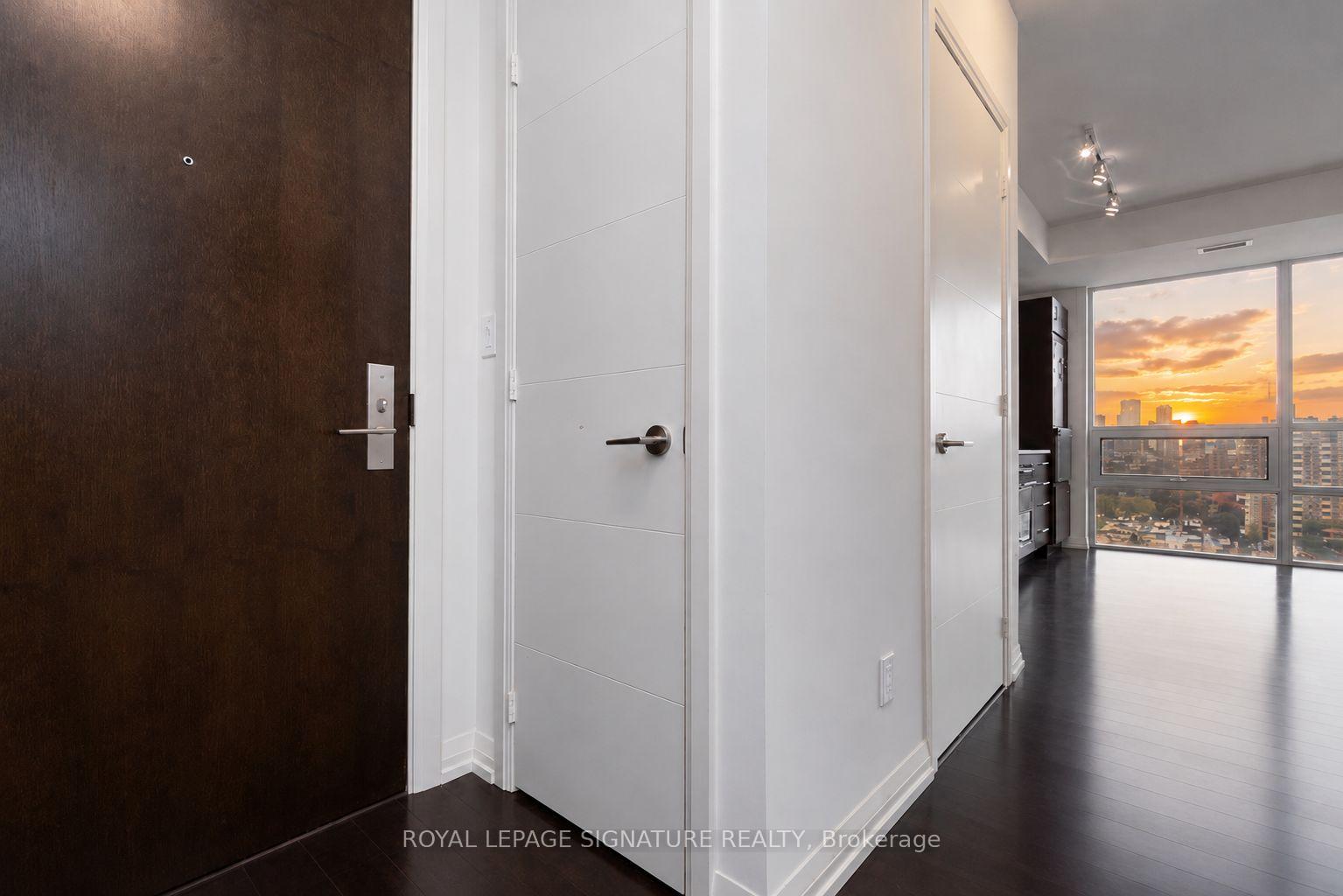 Photo 2 of Unit 1706, 460 Adelaide Street E, Toronto, Moss Park — HOMEH