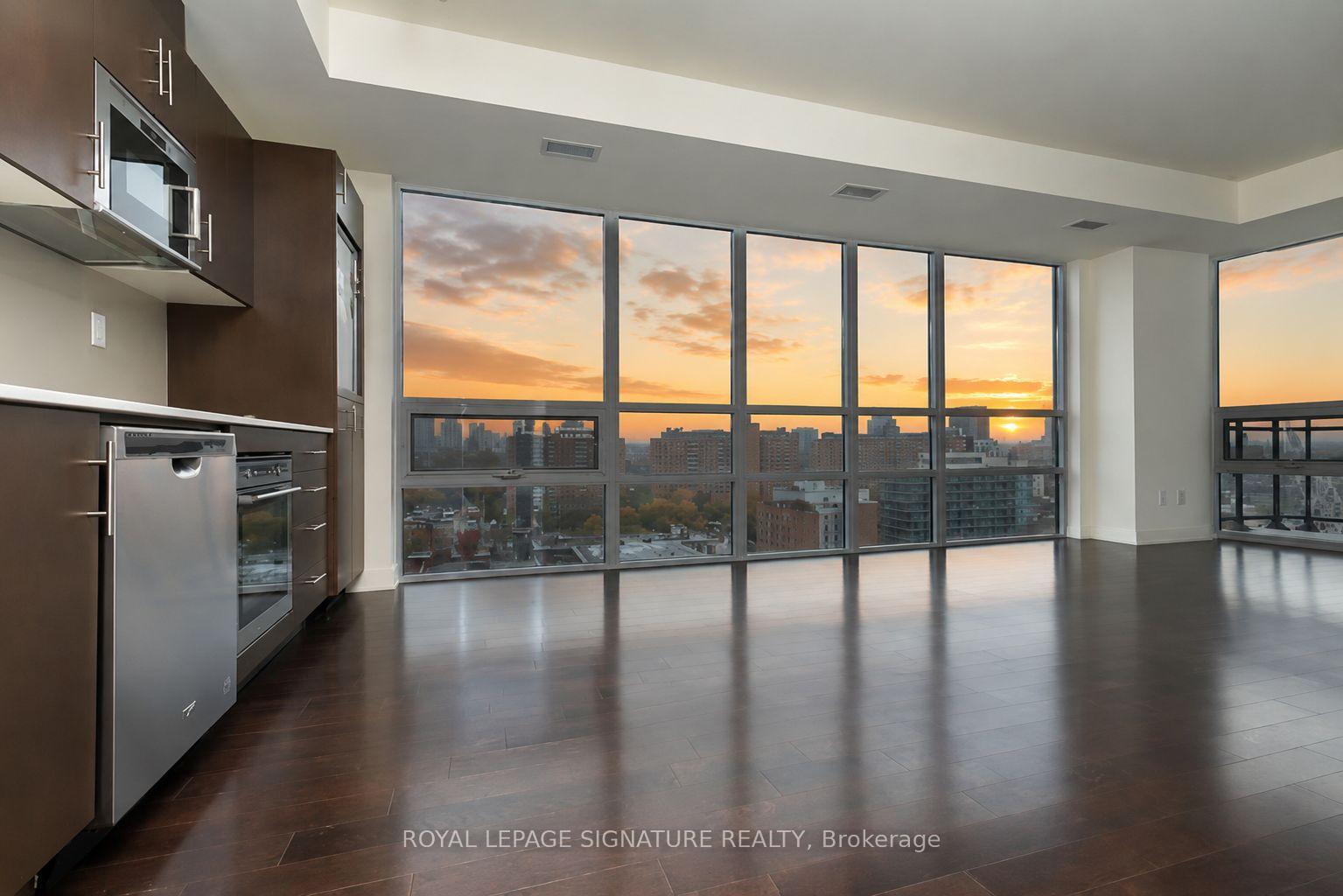 Photo 3 of Unit 1706, 460 Adelaide Street E, Toronto, Moss Park — HOMEH