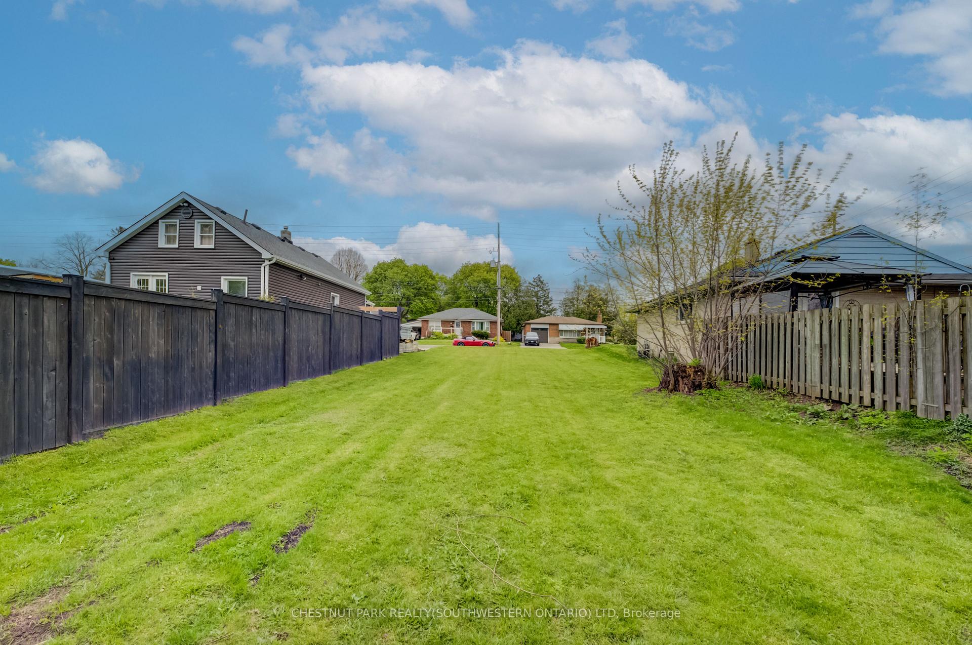 Photo 2 of 428 Eagle Street S, Cambridge, Preston South — HOMEH