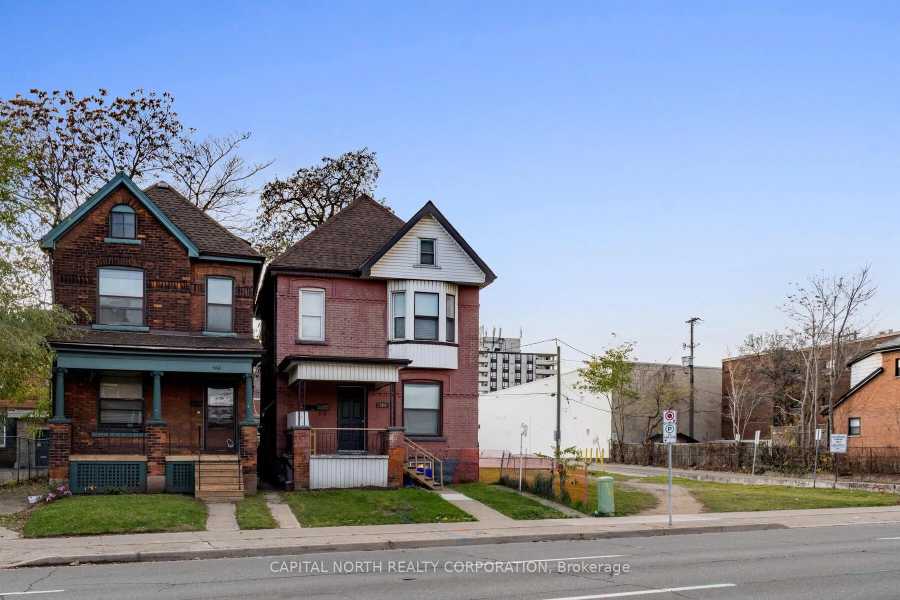 Photo 3 of Unit 3, 564 King Street E, Hamilton, Landsdale — HOMEH