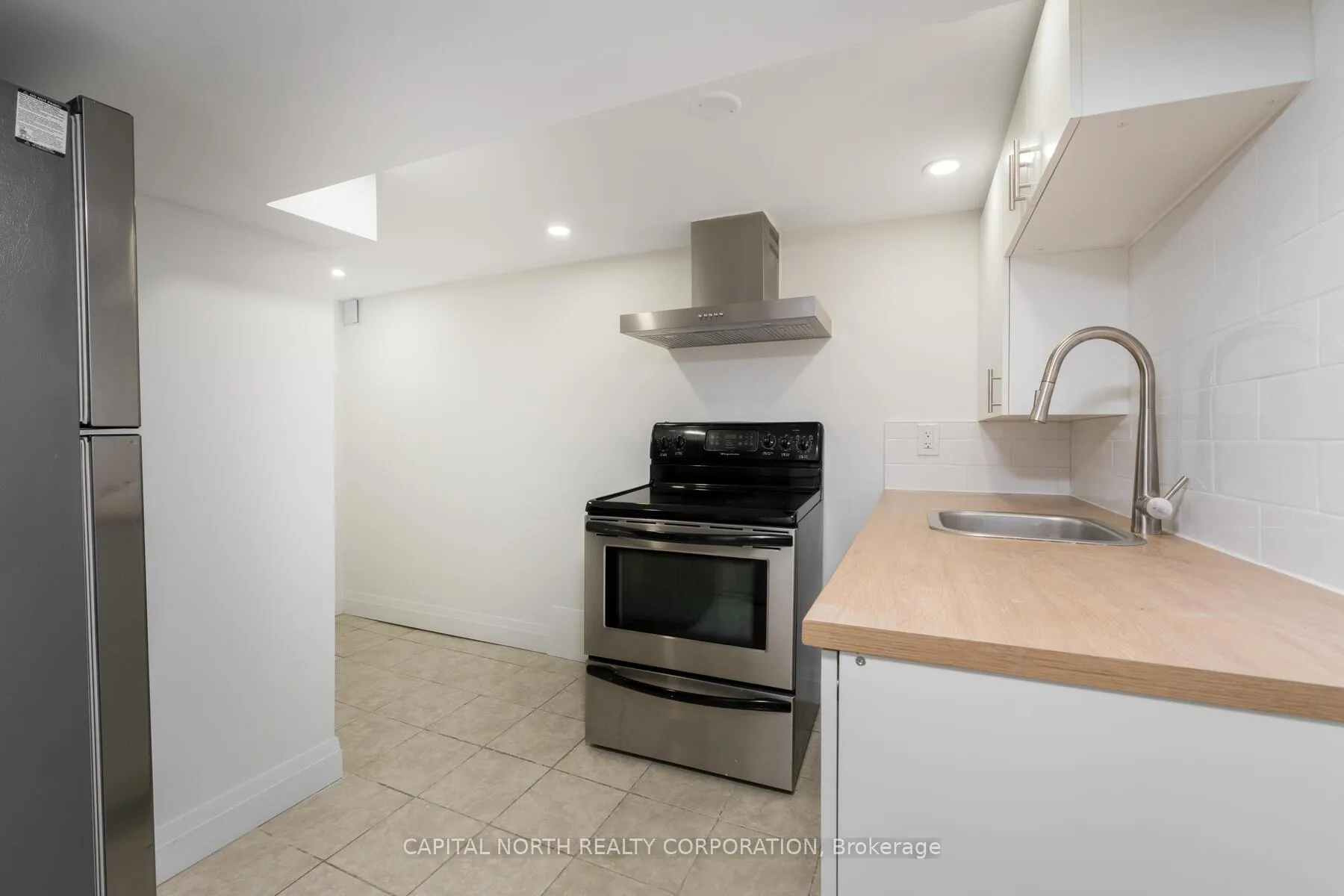 Photo 9 of Unit 3, 564 King Street E, Hamilton, Landsdale — HOMEH