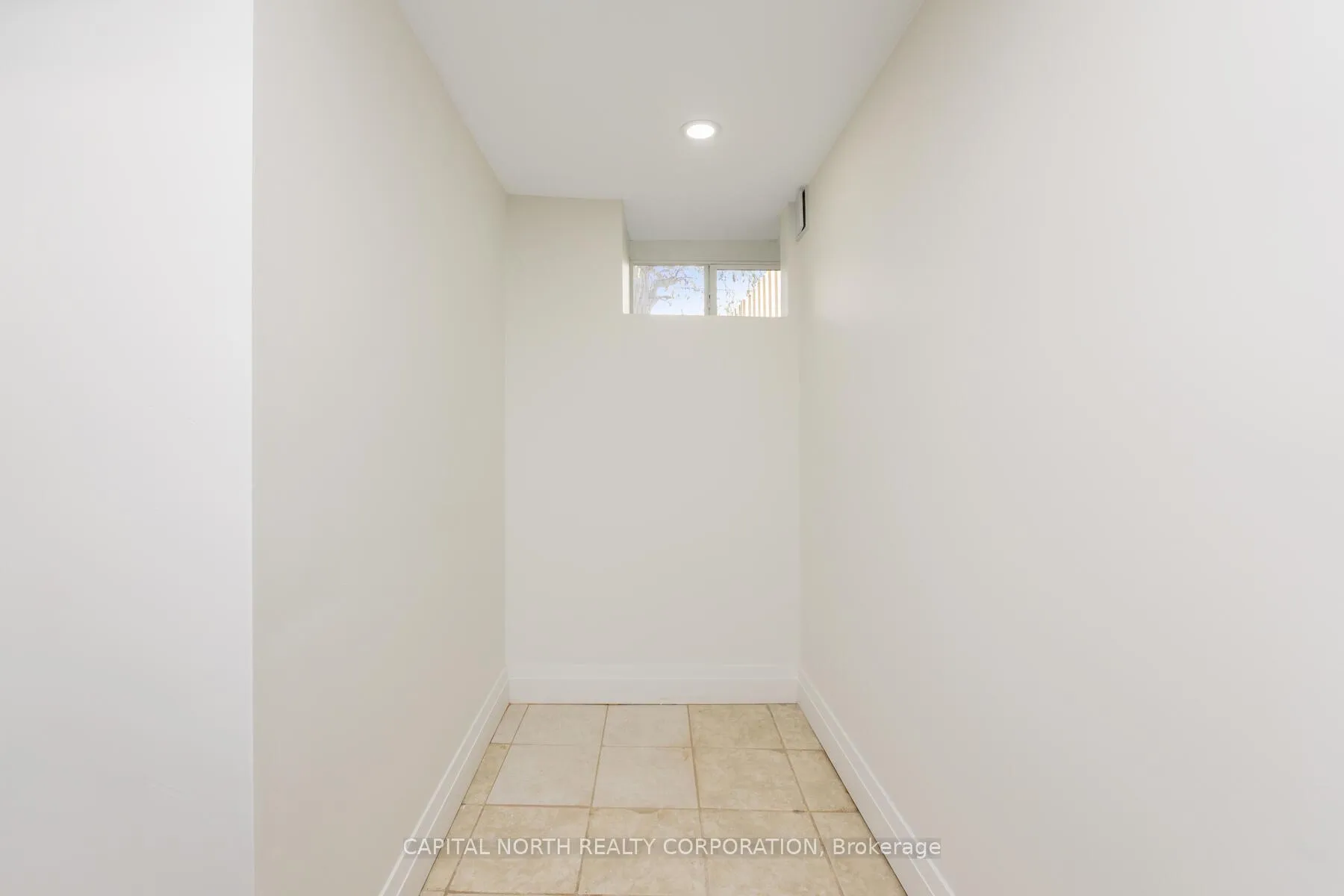 Photo 12 of Unit 3, 564 King Street E, Hamilton, Landsdale — HOMEH