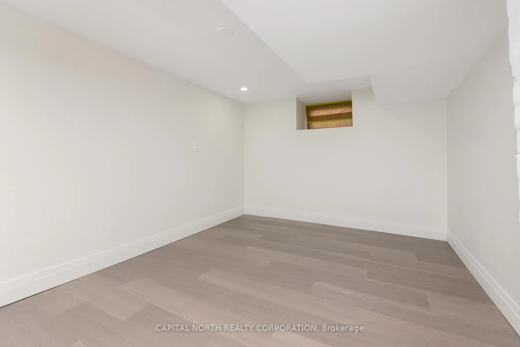 Photo 13 of Unit 3, 564 King Street E, Hamilton, Landsdale — HOMEH