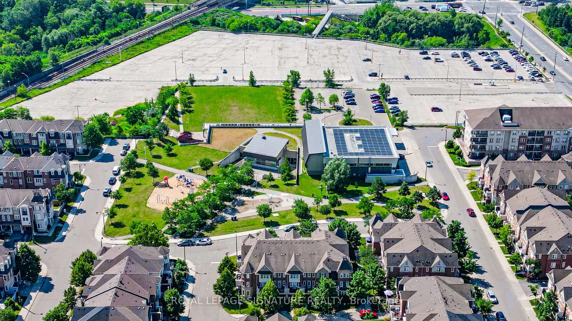 Photo 14 of 50 Gerigs Street, Scarborough, Clairlea-Birchmount — HOMEH