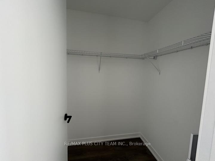 Photo 10 of Unit 901, 4878 Powers Common, Burlington, Alton — HOMEH