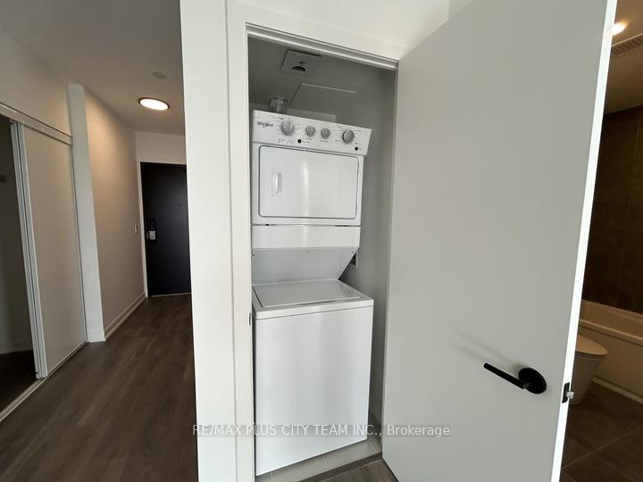 Photo 11 of Unit 901, 4878 Powers Common, Burlington, Alton — HOMEH