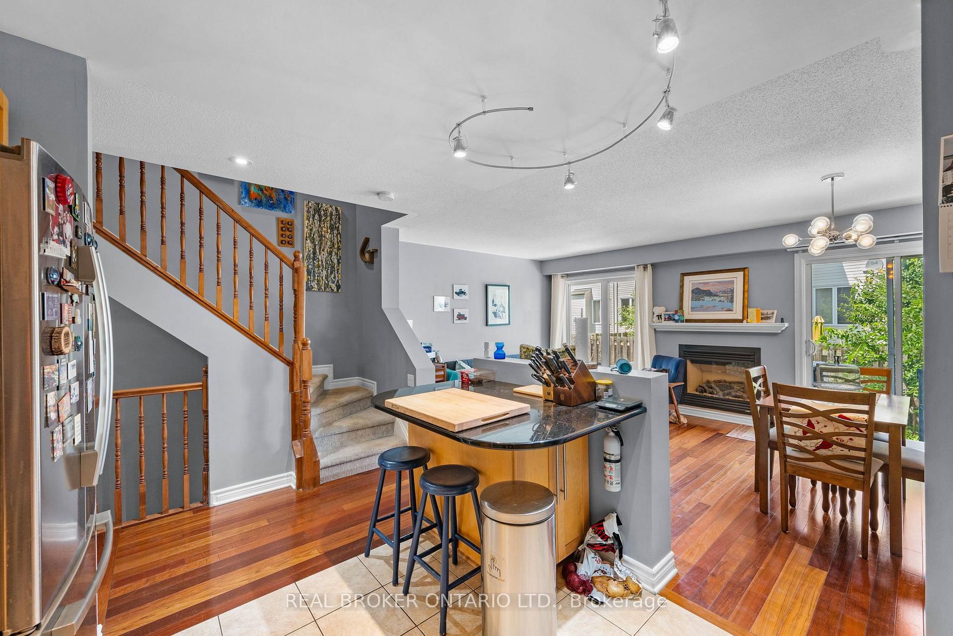 Photo 9 of 137 Marrissa Avenue, Ottawa, Beacon Hill South — HOMEH
