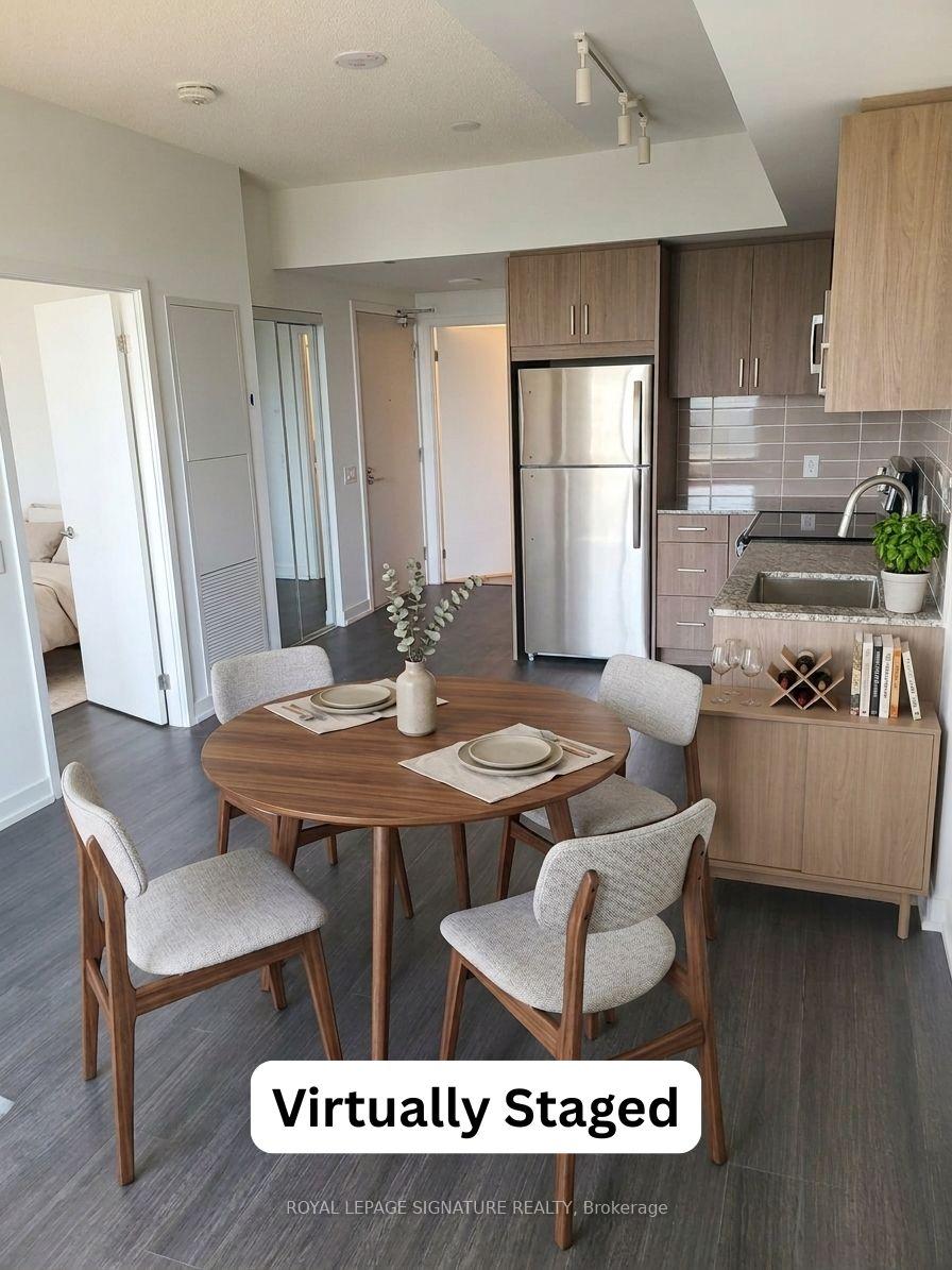 Front of Unit 909, 4010 Eglinton Avenue W