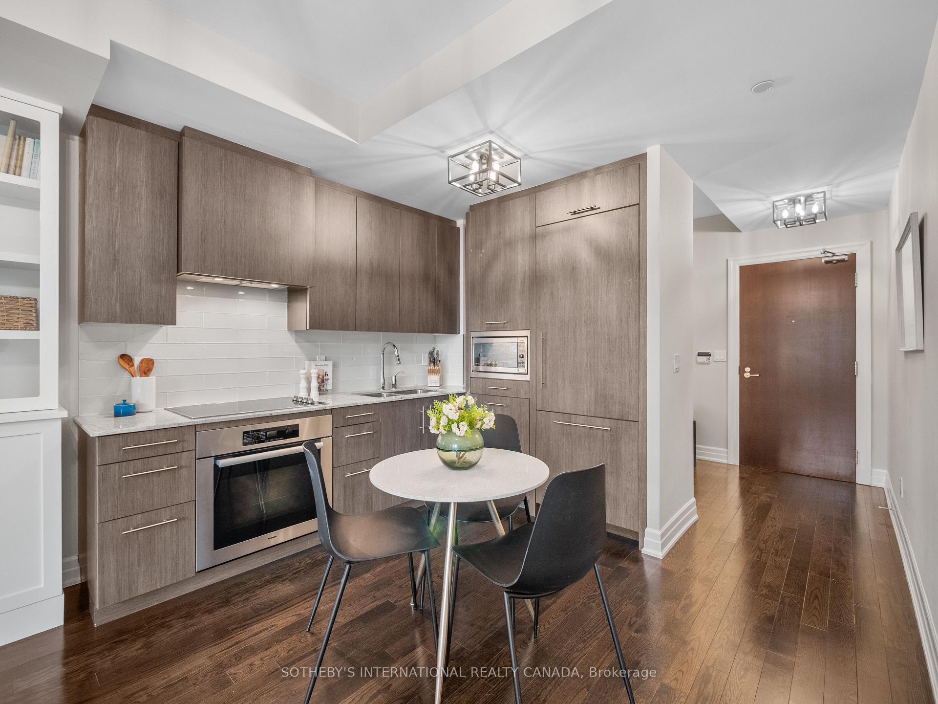 Photo 7 of Unit 301, 30 Old Mill Road, Etobicoke, Kingsway South — HOMEH