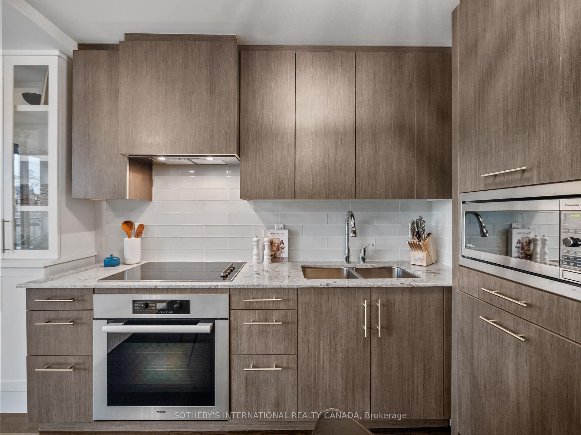 Photo 12 of Unit 301, 30 Old Mill Road, Etobicoke, Kingsway South — HOMEH