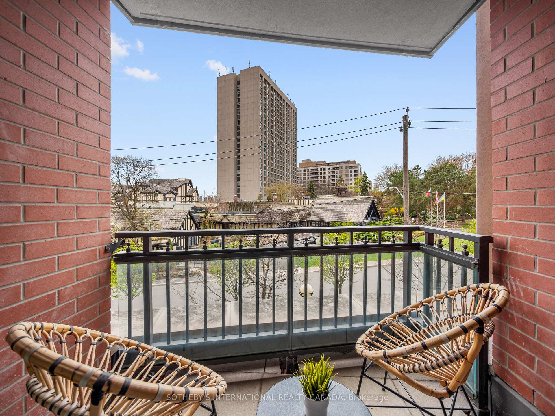 Photo 26 of Unit 301, 30 Old Mill Road, Etobicoke, Kingsway South — HOMEH