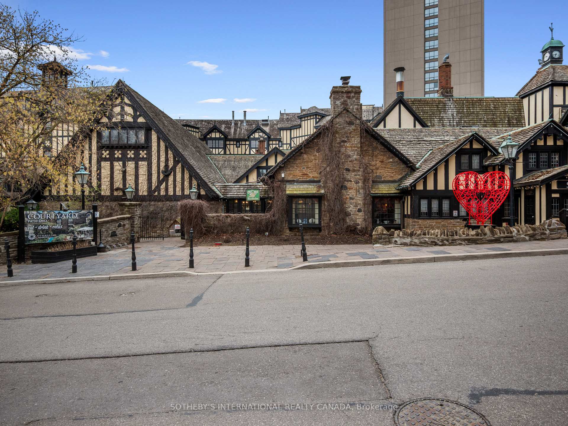 Photo 29 of Unit 301, 30 Old Mill Road, Etobicoke, Kingsway South — HOMEH