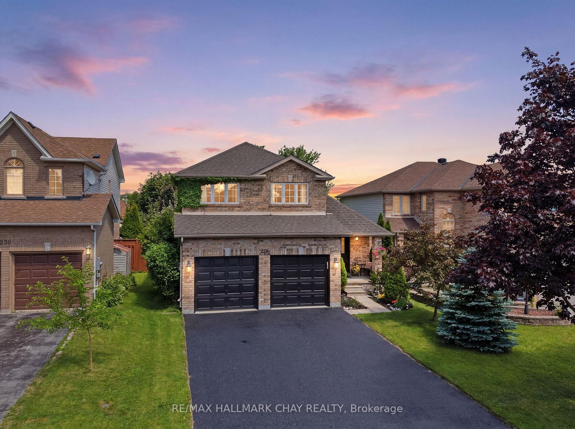 Photo 1 of 228 Wessenger Drive, Barrie, North Shore — HOMEH