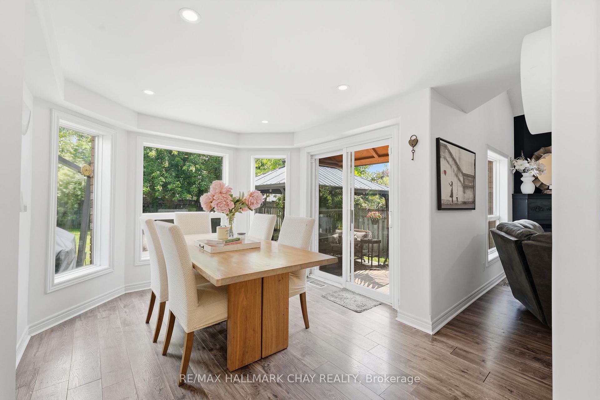 Photo 14 of 228 Wessenger Drive, Barrie, North Shore — HOMEH