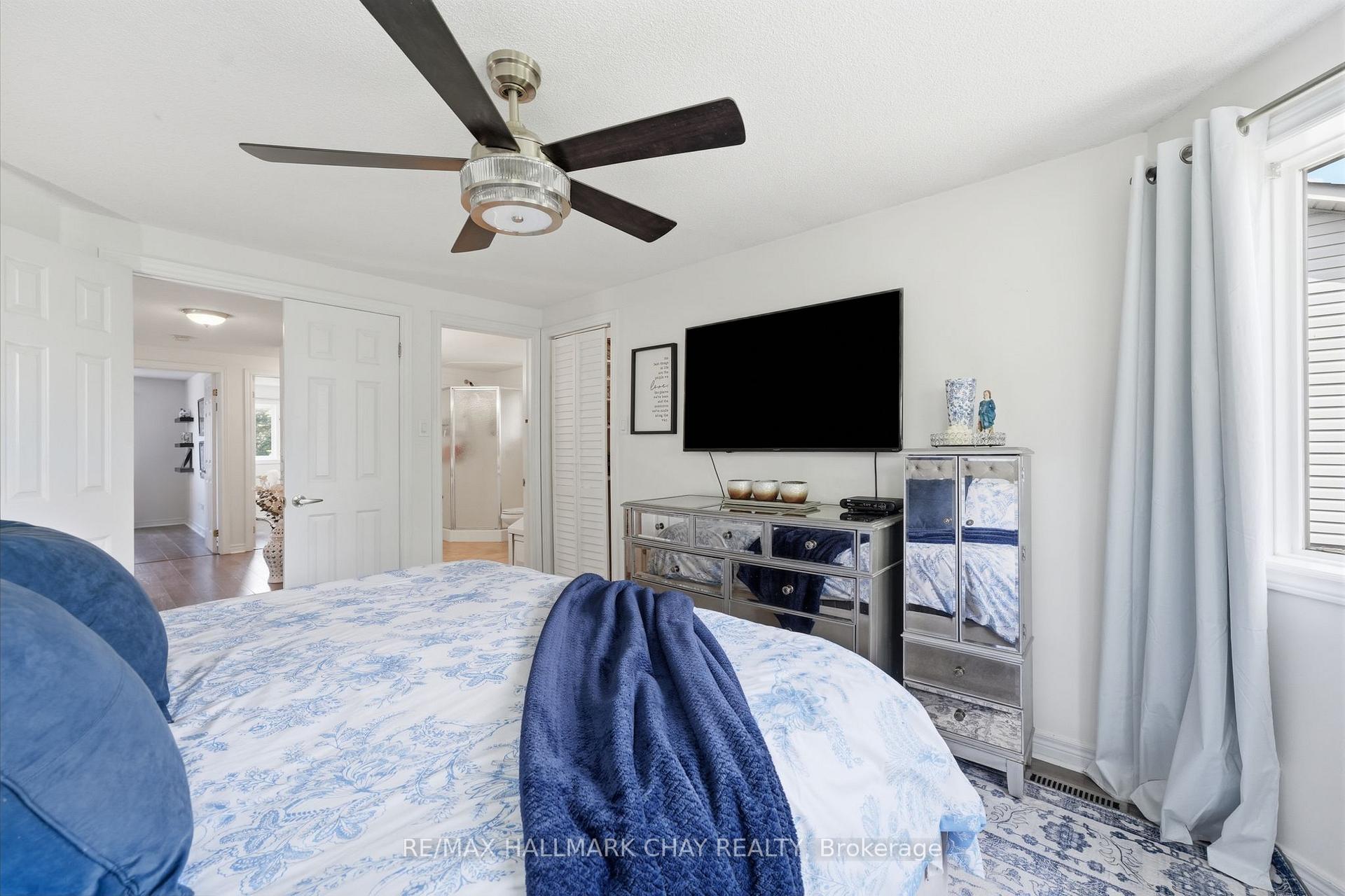 Photo 17 of 228 Wessenger Drive, Barrie, North Shore — HOMEH