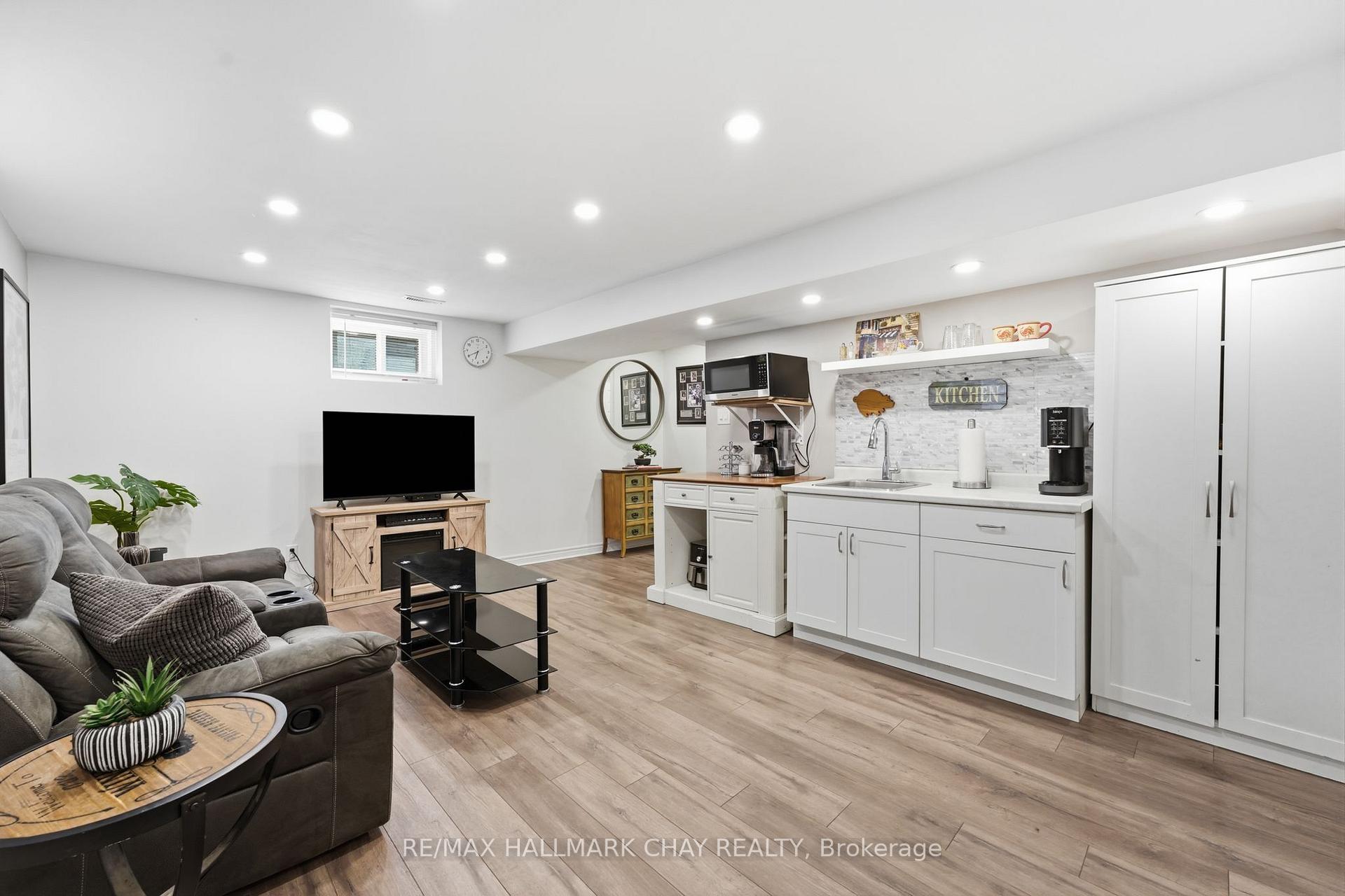 Photo 26 of 228 Wessenger Drive, Barrie, North Shore — HOMEH