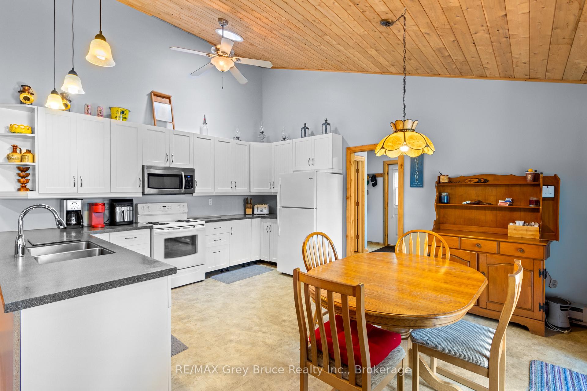 Photo 10 of 29 Hope Drive, Northern Bruce Peninsula — HOMEH